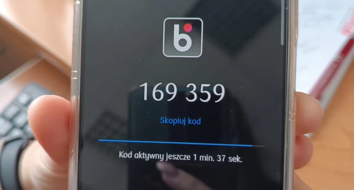 Trzeba ostrożnie podawać kod BLIK 