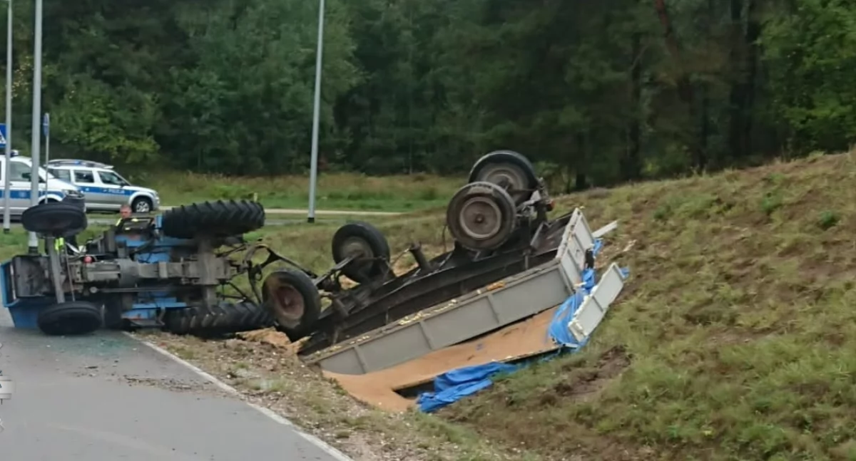 Wypadki drogowe, Tragiczny wypadek naszym regionie Pasażer ciągnika rolniczego zginął miejscu - zdjęcie, fotografia