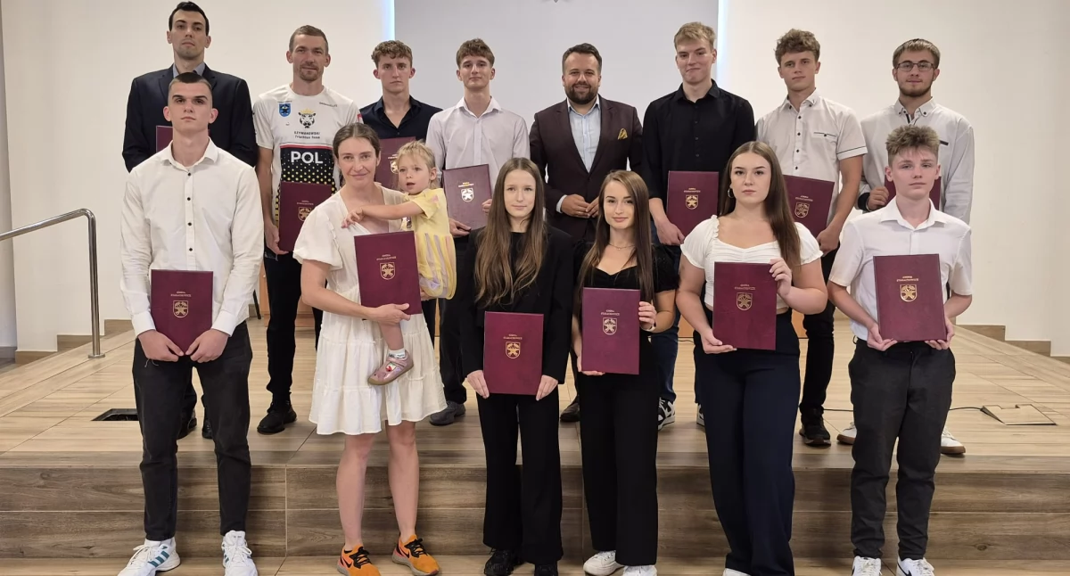 Inne sporty, Sportowe stypendia najlepszych zawodników Starachowic przyznane Liczą kolejne sukcesy - zdjęcie, fotografia