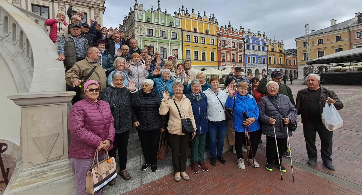 Kolorowy Zamość zachwycił emerytów