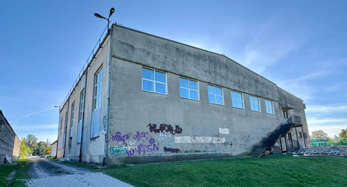 Ten budynek od dawna prosił się o remont 