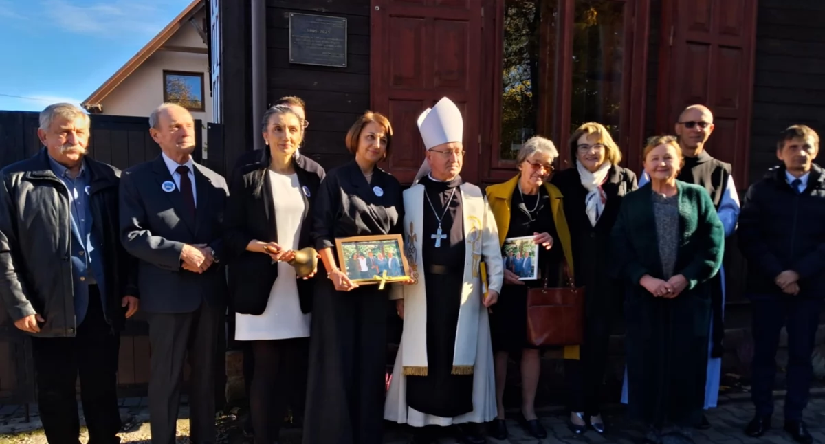 Jubileusze, Sabatówka pamiątkową tablicą edukacji - zdjęcie, fotografia