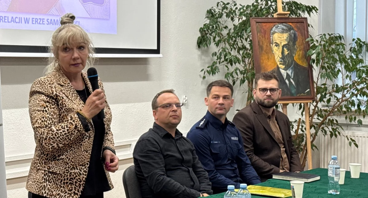 Edukacja, Ogólnopolski Tydzień Kariery spotkanie absolwentami - zdjęcie, fotografia