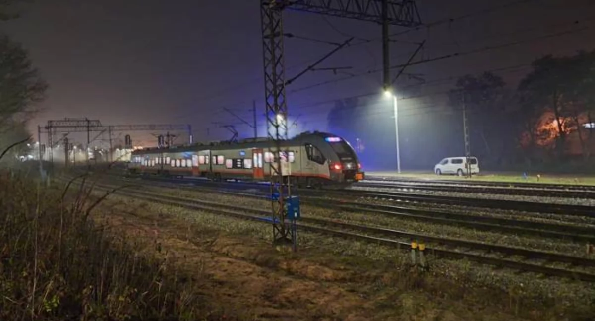Pożegnania, Technikum żałobie śmierci ucznia który stracił życie torach - zdjęcie, fotografia