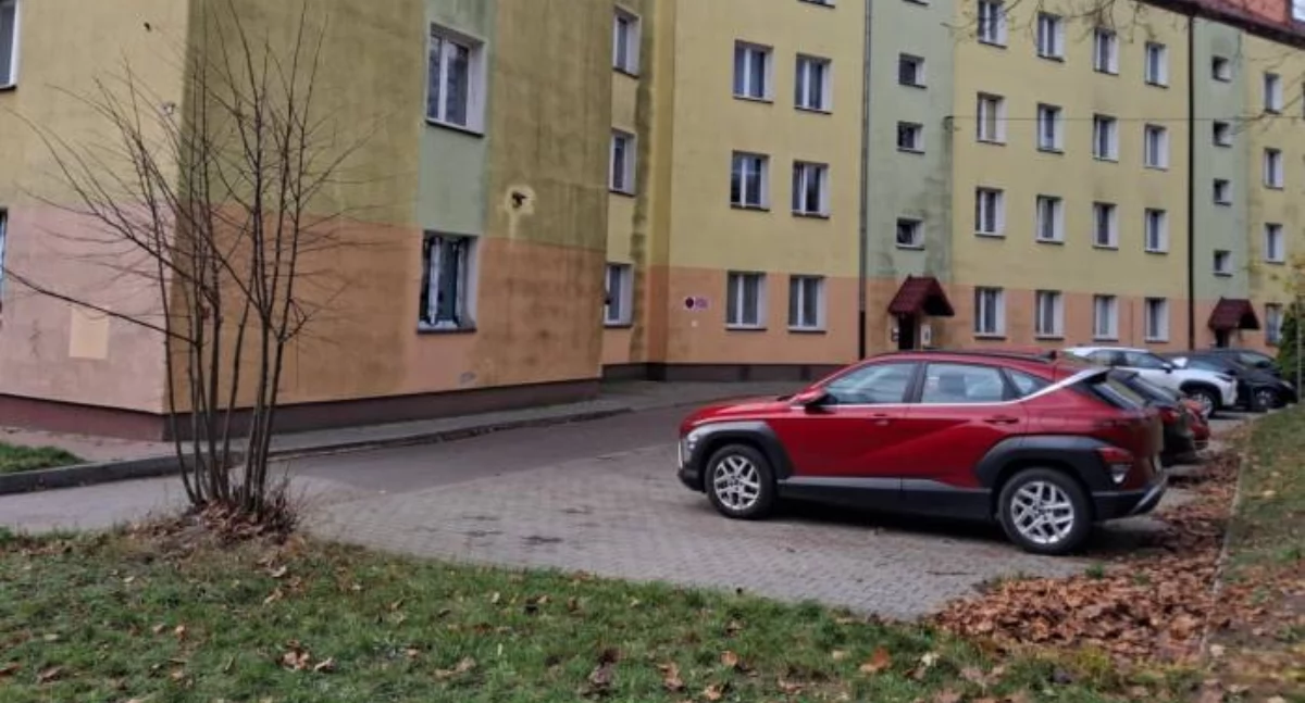 Interwencje, Dzierżawa miejsc parkingowych Staszica nadaje prokuratury! - zdjęcie, fotografia