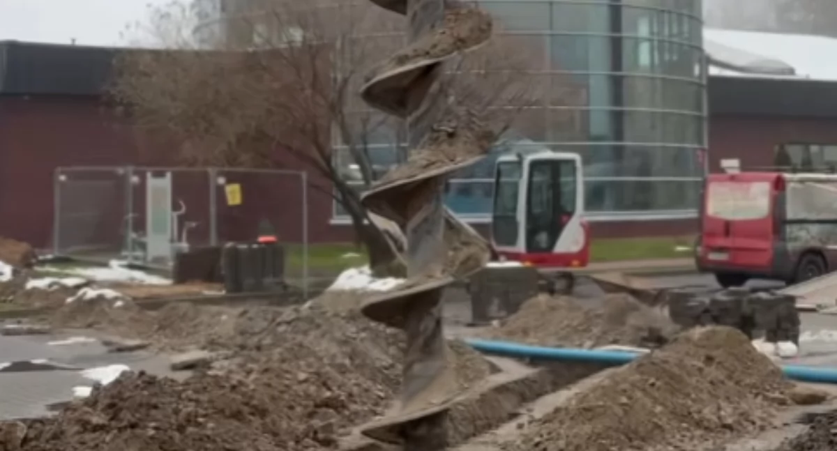 Inwestycje, Carporty fotowoltaiczne Szkolnej Starachowicach energia miasta - zdjęcie, fotografia