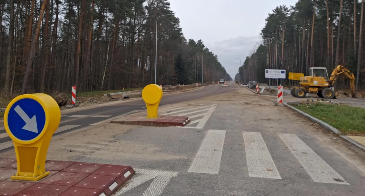 Inwestycje, Droga Tychów Stary Starachowice przejezdna - zdjęcie, fotografia