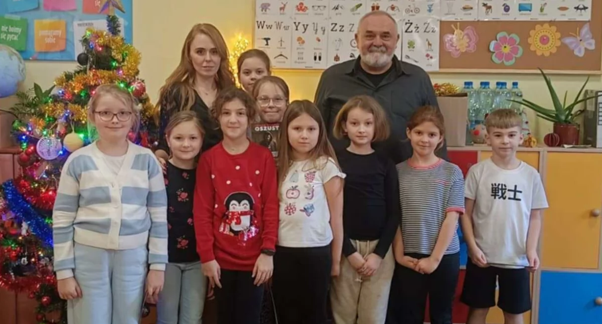 Anna Gajownik, opiekunka szkolnej gazetki papierowo-internetowej Gumowe Ucho i adepci dziennikarstwa: Klaudia Biernacka, Karolina Sikora, Ida Wodnicka, Magdalena Dereń, Zofia Kroner, Laura Wróbel, Alicja Dróżdż, Hanna Bartosik, Nikodem Lis, oraz Jarosław Babicki, redaktor naczelny portalu starachowicki.eu i Tygodnika Starachowickiego