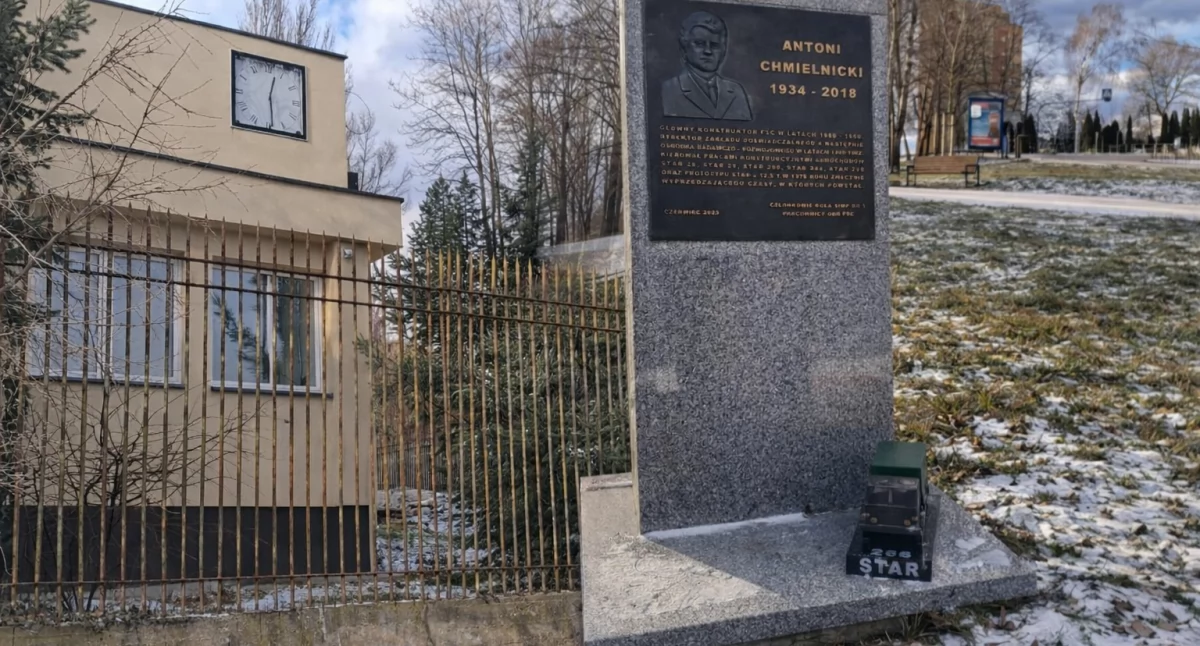 Wydarzenia, Zegar wrócił bramę kolejny STARuś ścieżce - zdjęcie, fotografia