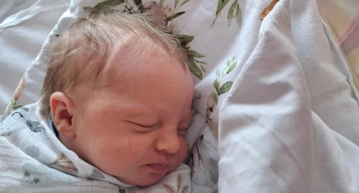 Noworodki, Urocza dziewczynka przyszła świat stycznia - zdjęcie, fotografia