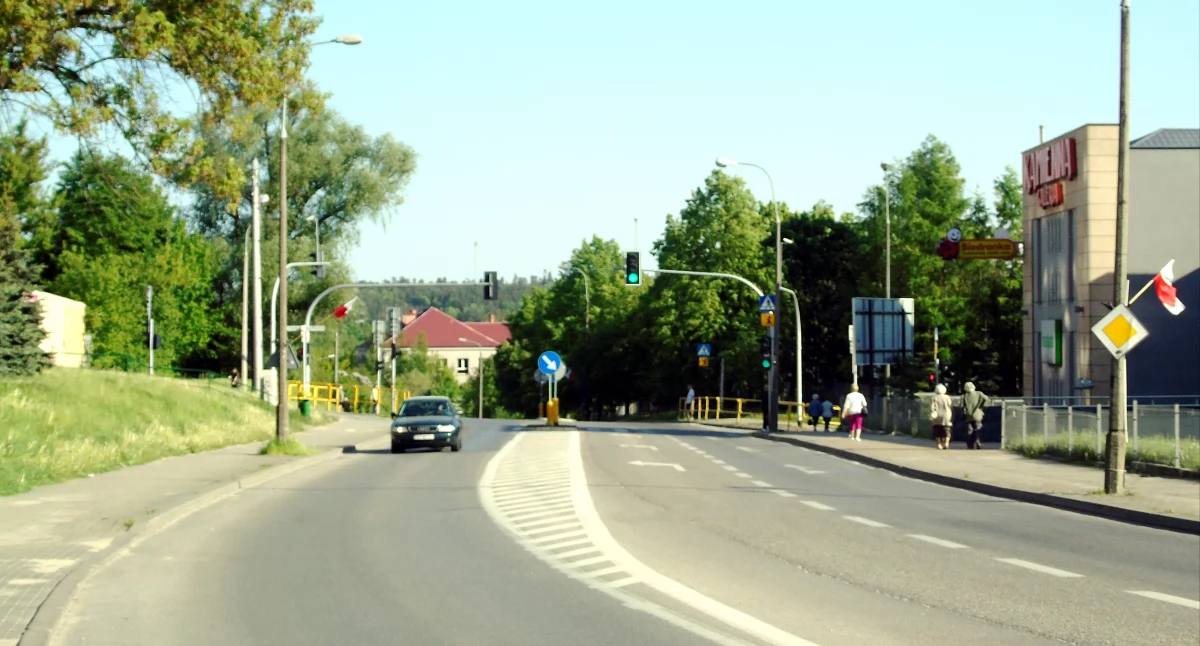 Ruchliwe skrzyżowanie z sygnalizacją świetlną ma zostać przebudowane na rondo 