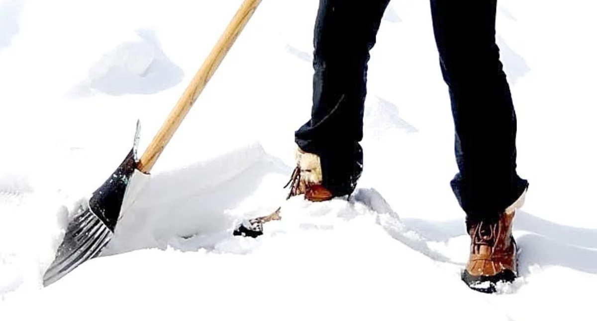 Interwencje, Zimowe obowiązki właściciela posesji - zdjęcie, fotografia