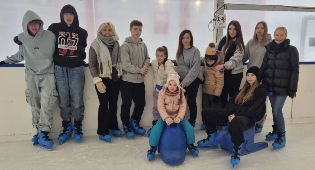 Wydarzenia, Uśmiech któy znaczy więcej milion słów Udane wyjście lodowisko Starachowicach - zdjęcie, fotografia
