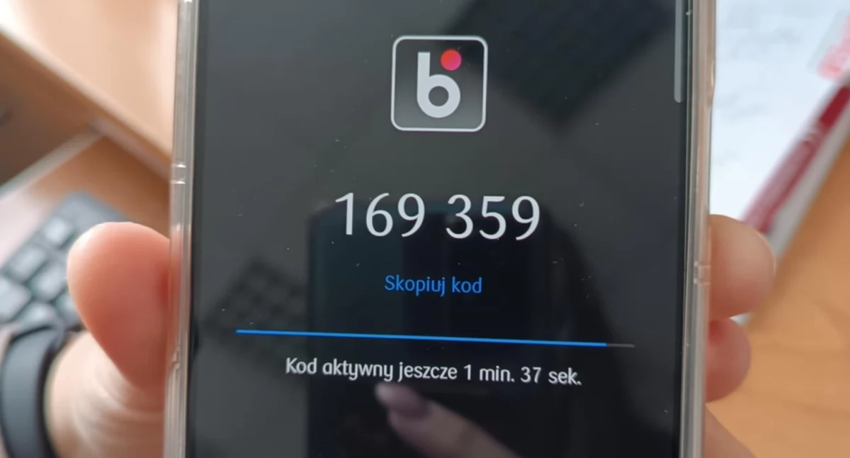 Kronika policyjna, BLIKnęła straciła pieniądze - zdjęcie, fotografia