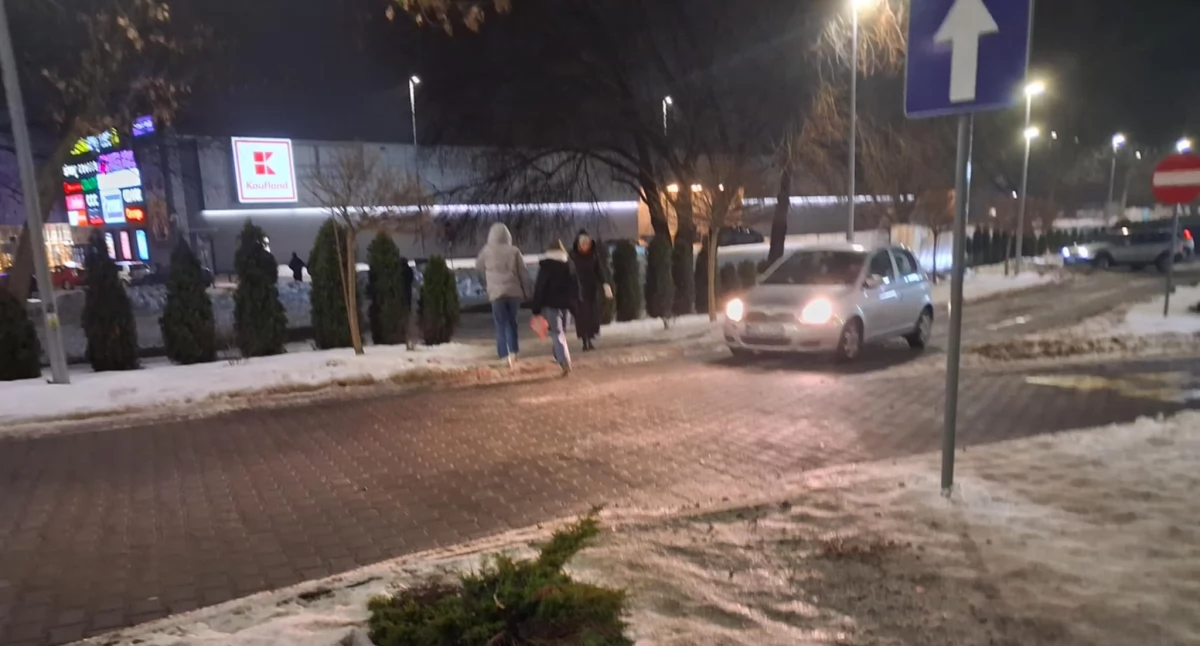 W tym miejscu nie ma przejścia dla pieszych 