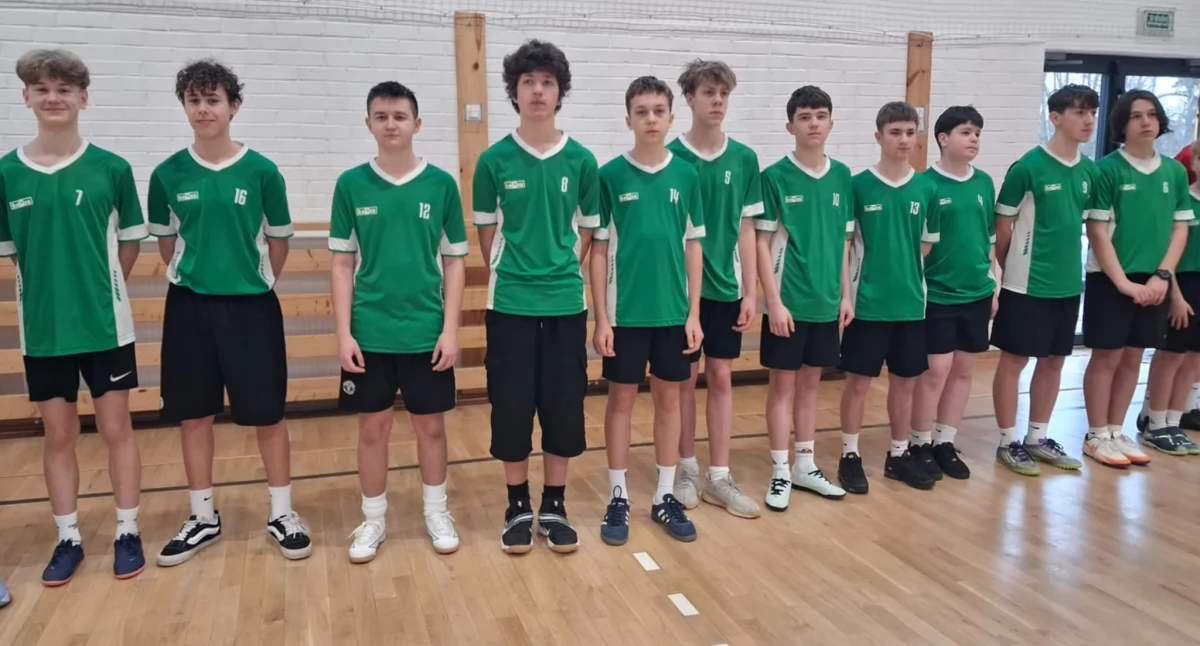 Piłka nożna, Halowe Mistrzostwa powiatu starachowickiego piłce nożnej Wiemy przypadł Puchar Prezesa - zdjęcie, fotografia