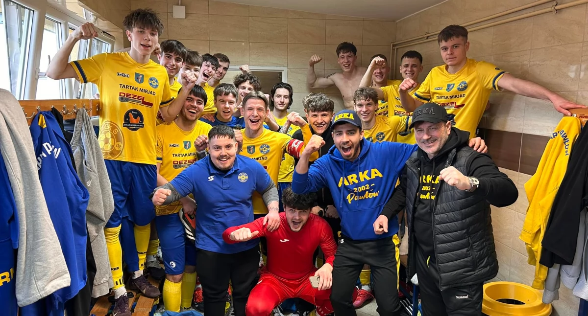 Radość po zwycięstwie Fot. Arka Pawłów