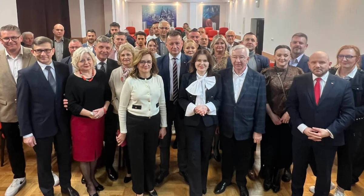 Wydarzenia, Bezpieczeństwo rozwój regionów spotkaniu Mariuszem Błaszczakiem Starachowicach - zdjęcie, fotografia