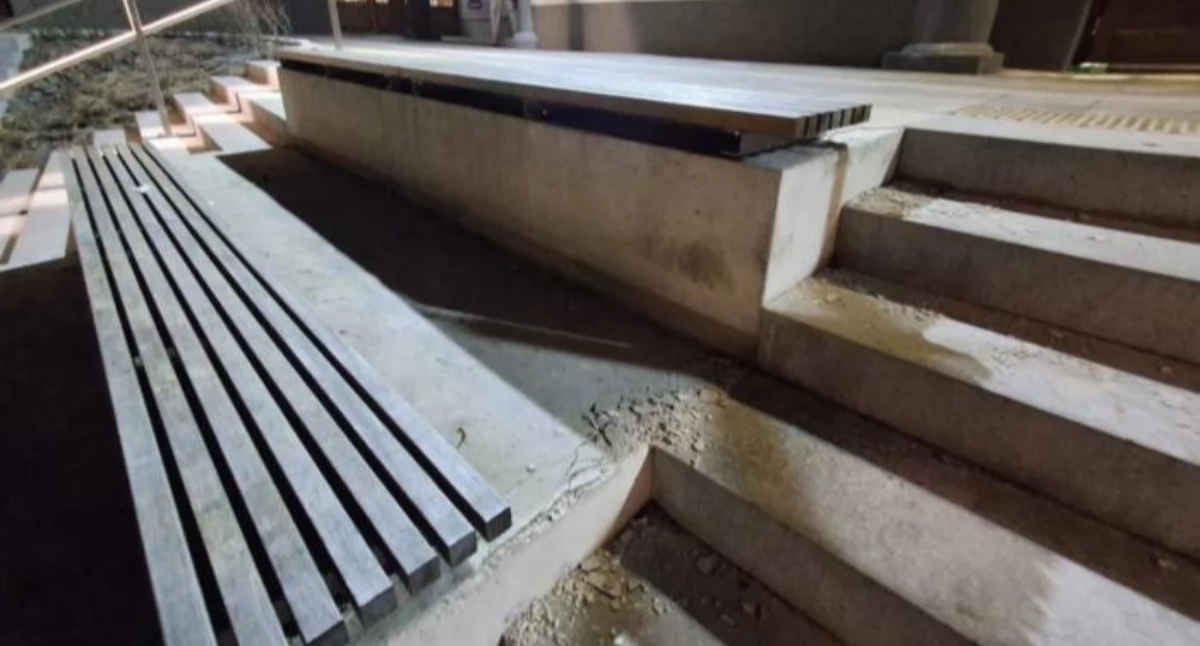 Interwencje, Schody Parku Kultury Starachowicach poprawki - zdjęcie, fotografia