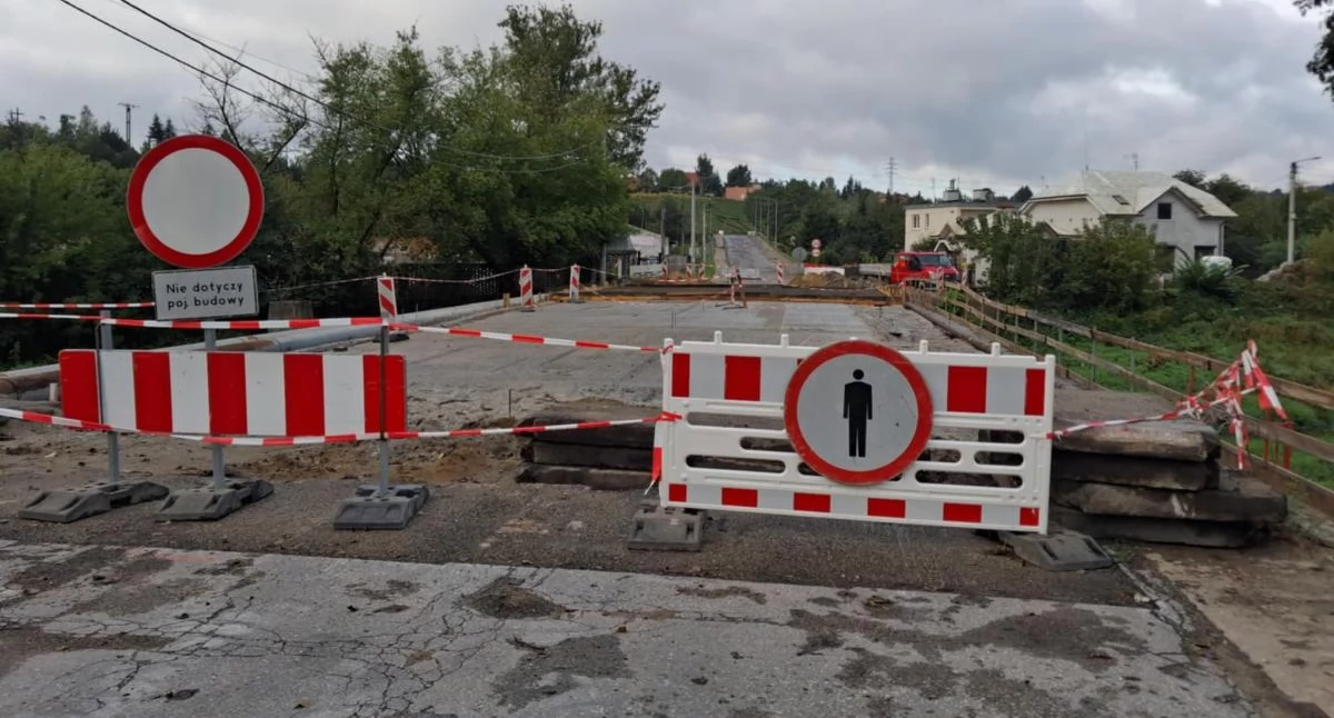 Inwestycje, Sadowa wciąż nieprzejezdna przejazdem przez Kamiennej - zdjęcie, fotografia