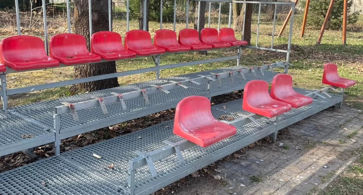 Taki obrazek ze stadionu Wodnika po akcie wandalizmu. Fot. FB Wodnik