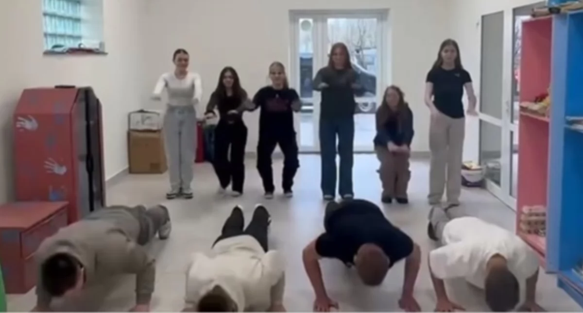 Pomagamy, Robią pompki przysiady Młodzież ruszyła pomocą Filipa - zdjęcie, fotografia