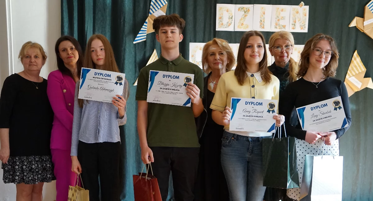 Konkursy, Mistrzowie ortografii szkół podstawowych - zdjęcie, fotografia