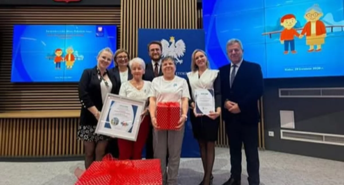Konkursy, Seniorzy młodzież graja jednej bramki Starachowice przykładem - zdjęcie, fotografia