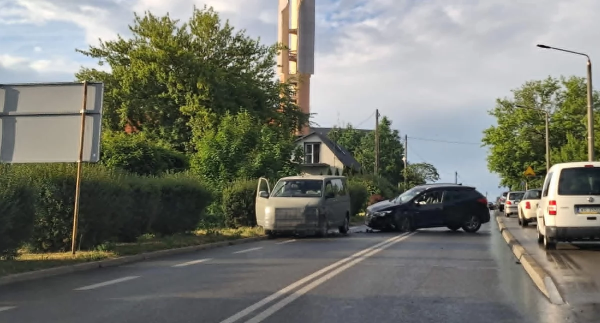 Wypadki drogowe, Czołówka Kopalnianej Droga zablokowana - zdjęcie, fotografia
