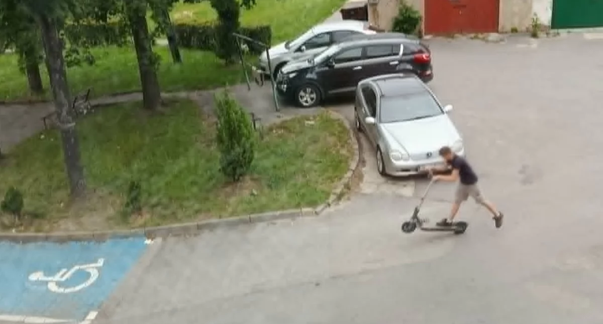 Interwencje, Mieszkańcy alarmują Niebezpieczne zachowania hulajnogach rowerach - zdjęcie, fotografia