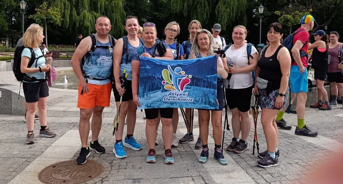 Inne sporty, pieszo upale ulewnym deszczu - zdjęcie, fotografia