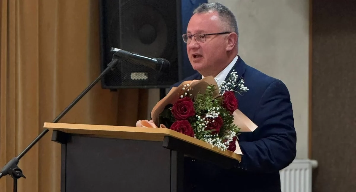 Samorządowcy, Burmistrz Wąchocka jednogłośnym poparciem - zdjęcie, fotografia