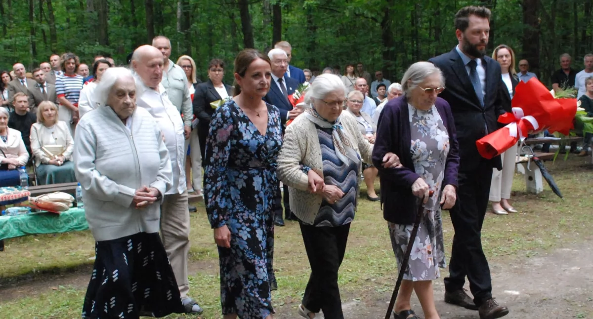 Wydarzenia, hołdzie ofiarom pacyfikacji Kunowskiego - zdjęcie, fotografia