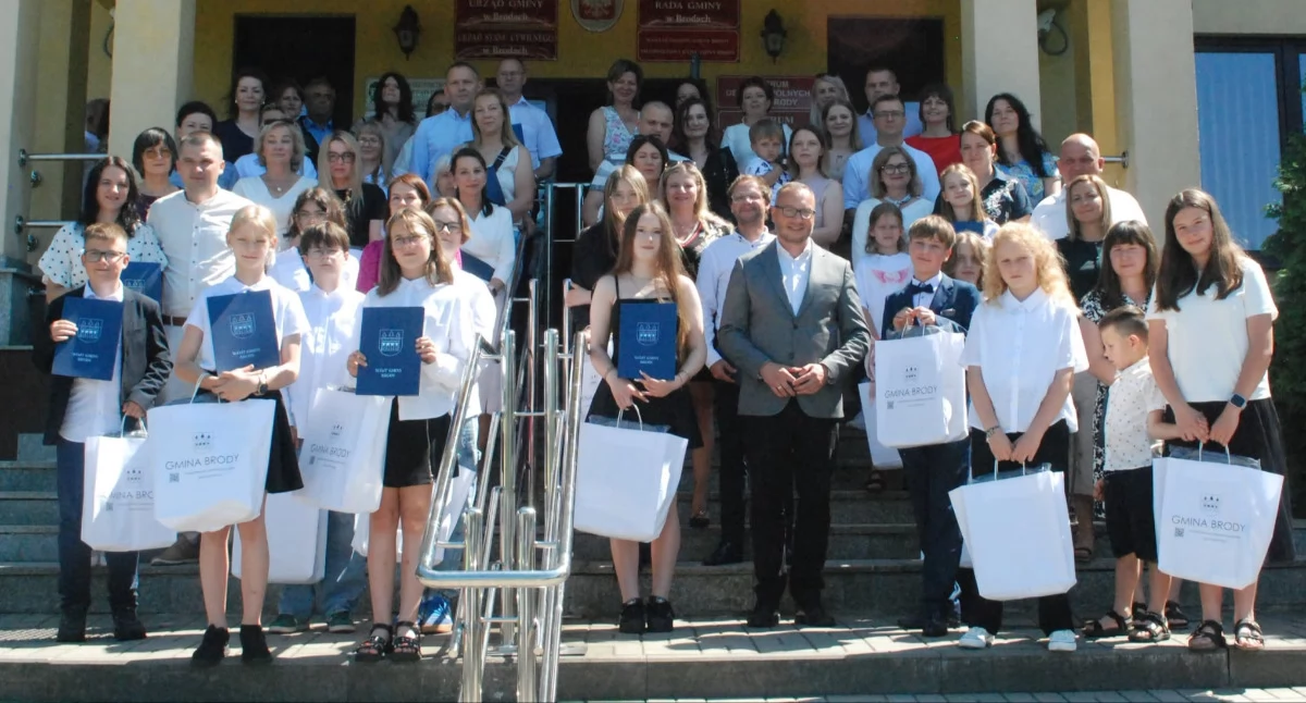 Edukacja, Prymusi Brody nagrodzeni - zdjęcie, fotografia
