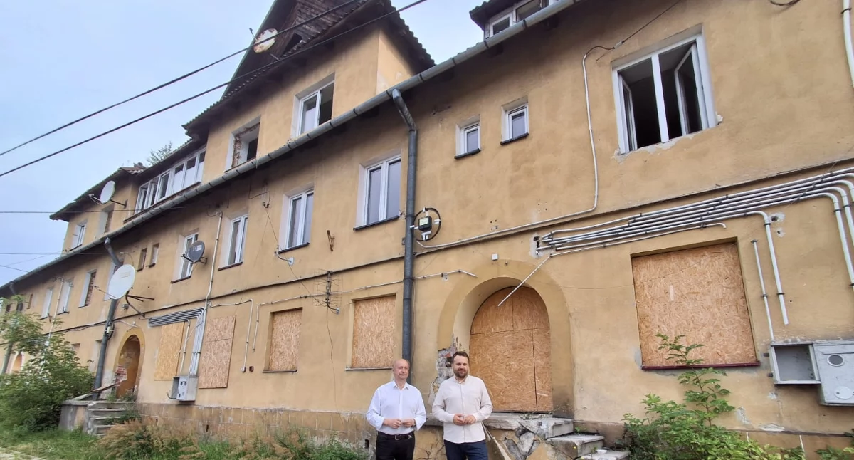Inwestycje, Kamienica pożarze odbudowy Starachowice uzyskały wsparcie - zdjęcie, fotografia