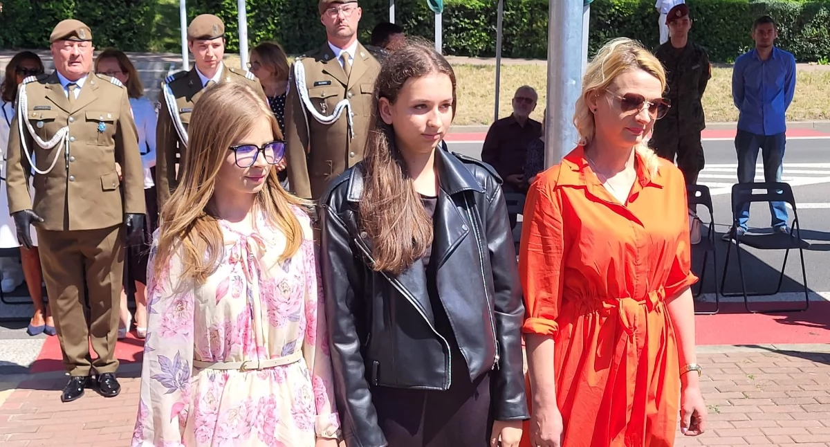 Historia, jednego wystrzału strat Partyzanci uwolnili więźniów Pamięć łączy pokolenia Starachowice uczciły bohaterów akcji Szarego - zdjęcie, fotografia