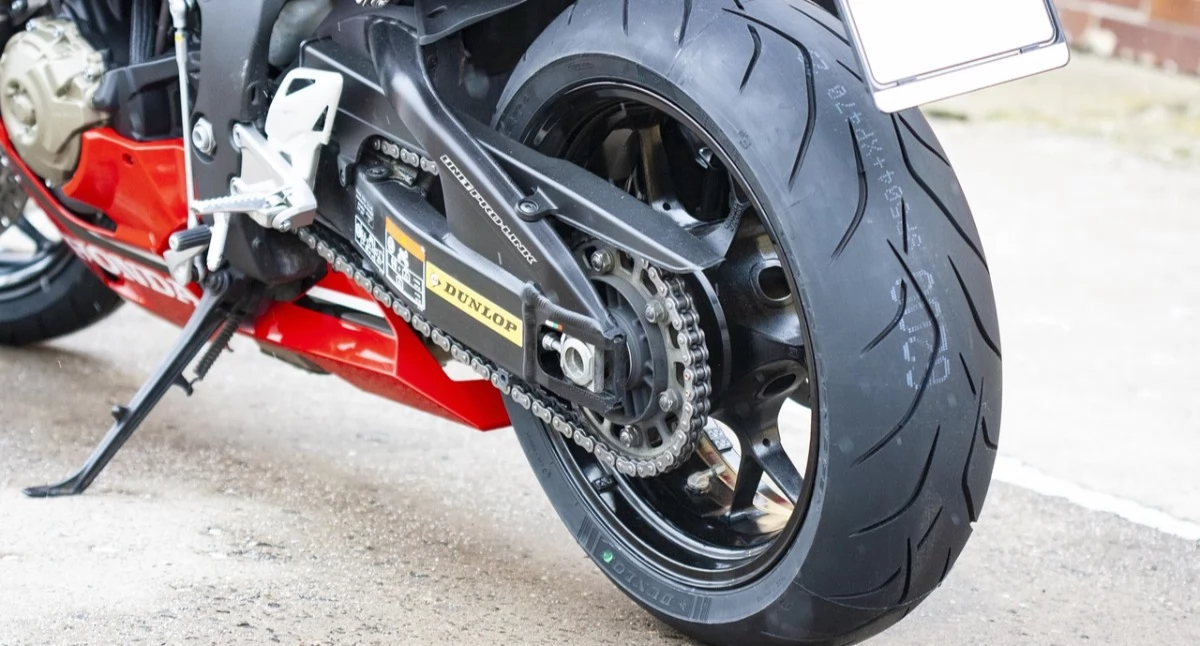 Motocykl w Starachowicach - prawo jazdy, pojemność i wybór pierwszej maszyny