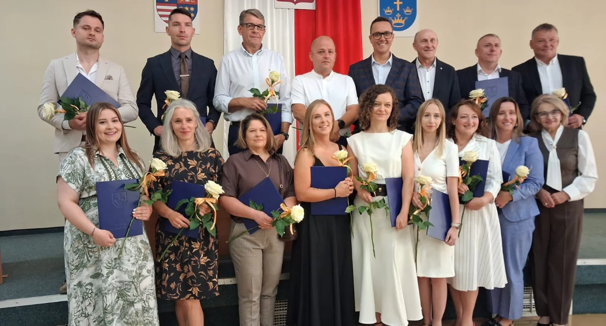 Edukacja, dyrektorzy nauczyciele mianowani Starachowicach Powodzenia progu nowego szkolnego - zdjęcie, fotografia
