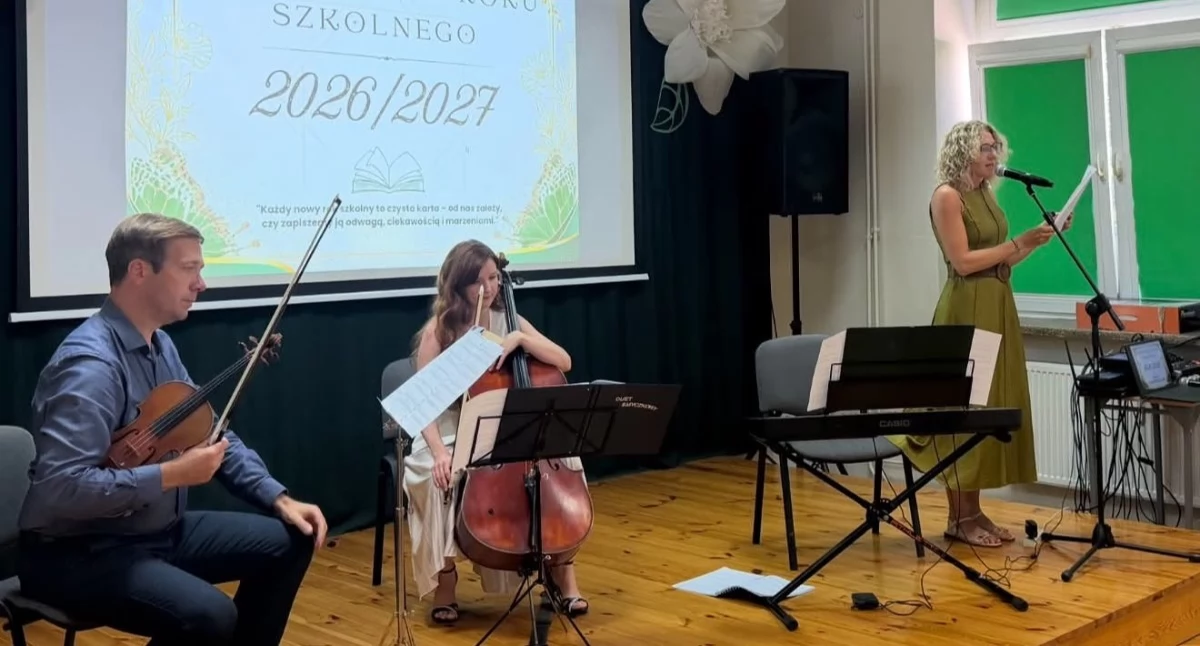 Edukacja, szkolny rytmie tańców całego świata Społeczna Szkoła Podstawowa Społeczne Liceum - zdjęcie, fotografia