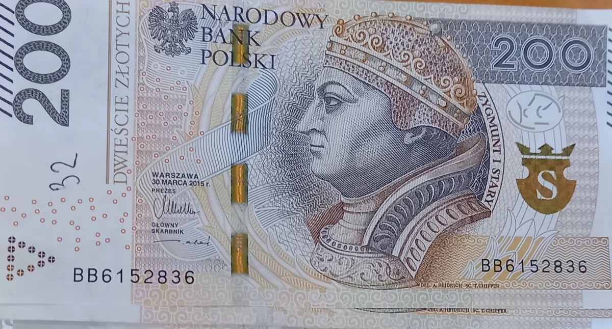 Kronika policyjna, Ograbili latka powiatu starachowickiego uwierzyła kłamstwo - zdjęcie, fotografia