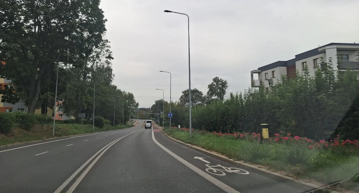 Interwencje, Niebezpiecznie Piłsudskiego Rozpędzone samochody sieją zagrożenie - zdjęcie, fotografia