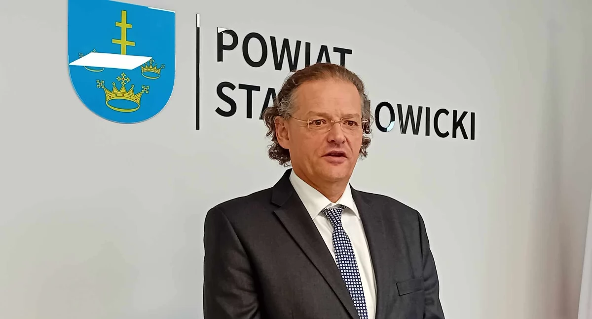 Kadry, Zmiany organizacyjne kadrowe szpitalu dyrektorem Walkowskim - zdjęcie, fotografia