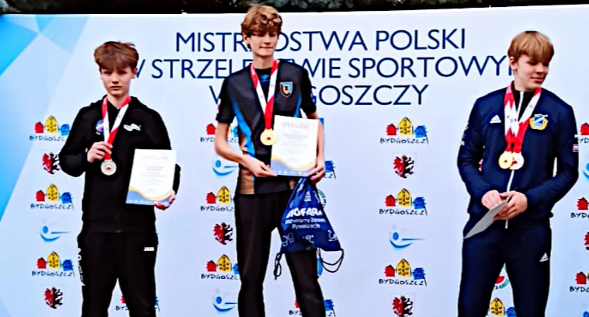 Na podium pierwszy z lewej Franciszek Kępa!