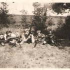 1946 r. Aleksander Babicki (drugi z lewej) w gościnie u kolegów z dawnego oddziału AK,...