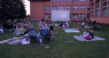 Pierwszy seans kina plenerowego w Szerzawach za nami!