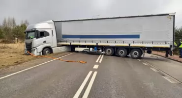 W piątkowe, wczesne popołudnie. Pijany kierowca ciężarówki zablokował DK nr 42 w Kuczowie
