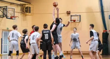 Kadeci Basketu Starachowice na finiszu rozgrywek. Wyjazdowa porażka z krakowską Koroną
