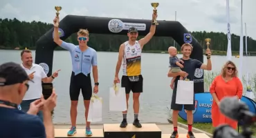 Emocjonujący finał iSandS Cross Triathlon nad zalewem Lubianka. Przemysław Szymanowski na najwyższym stopniu podium