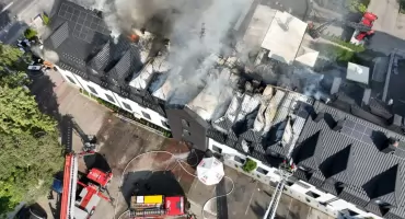 Pożar Hotelu Senator opanowany, trwa szacowanie strat. Te mogą sięgać nawet kilkuset tysięcy złotych