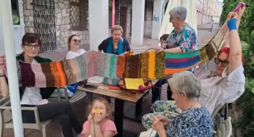 Kreatywne spotkania w Kafce. Na jesień otulą Starachowice ciepłym szalem